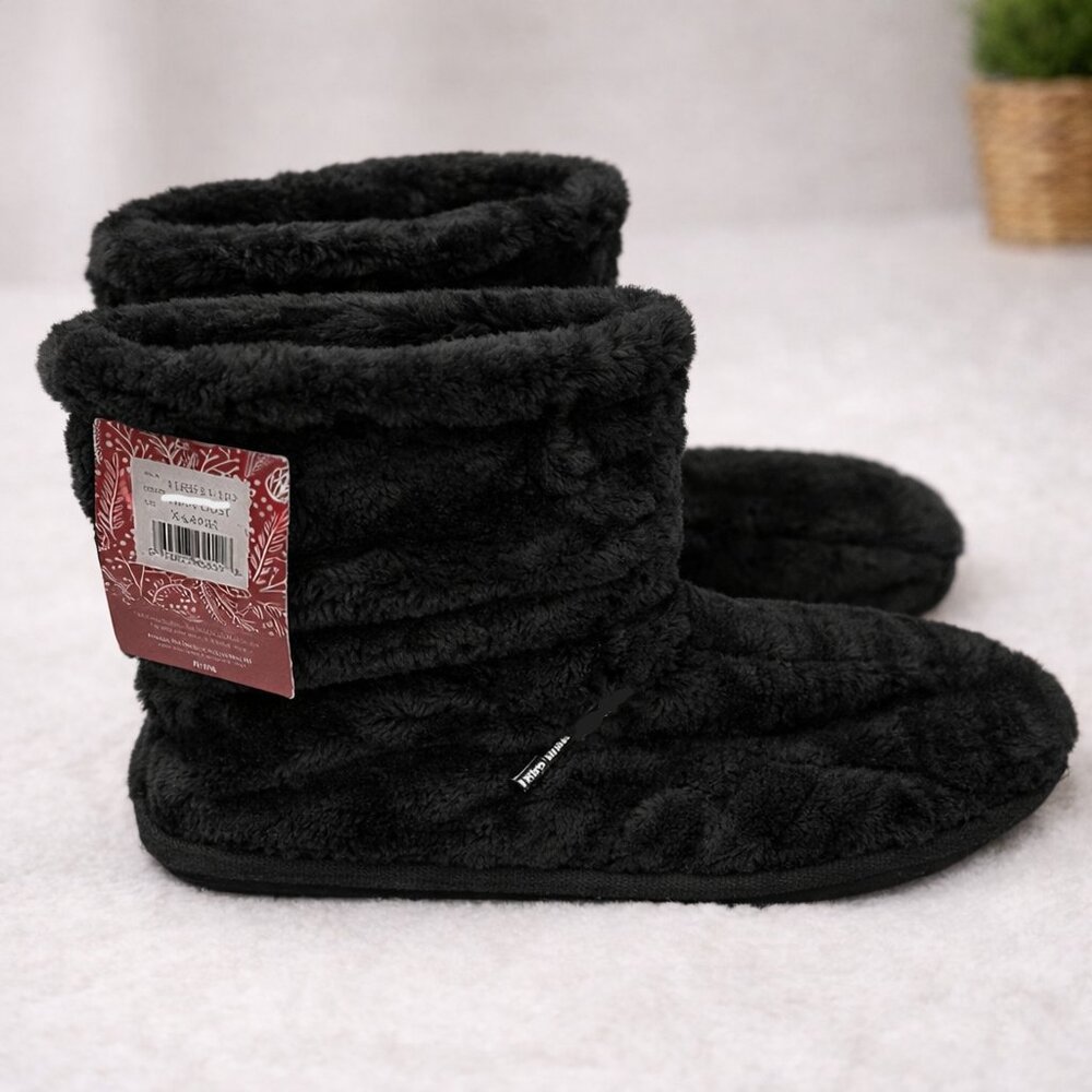 Muk Luks Fuzzy Bootie Slippers Black NWT Women’s 9-10 Cozy Plush